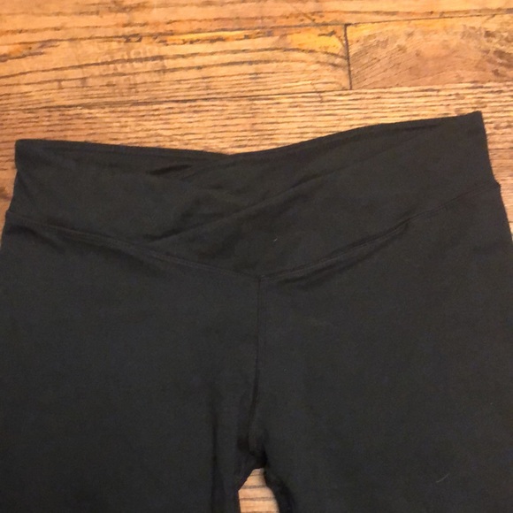Fabletics capris - Picture 2 of 5